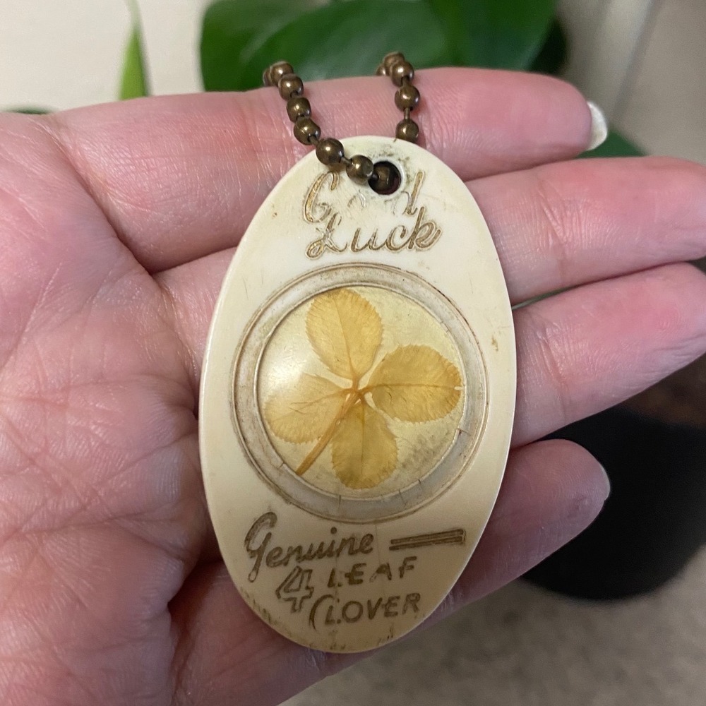 Vintage Genuine 4 Leaf Clover Keychain Rotary Club St Petersburg FL Good Luck